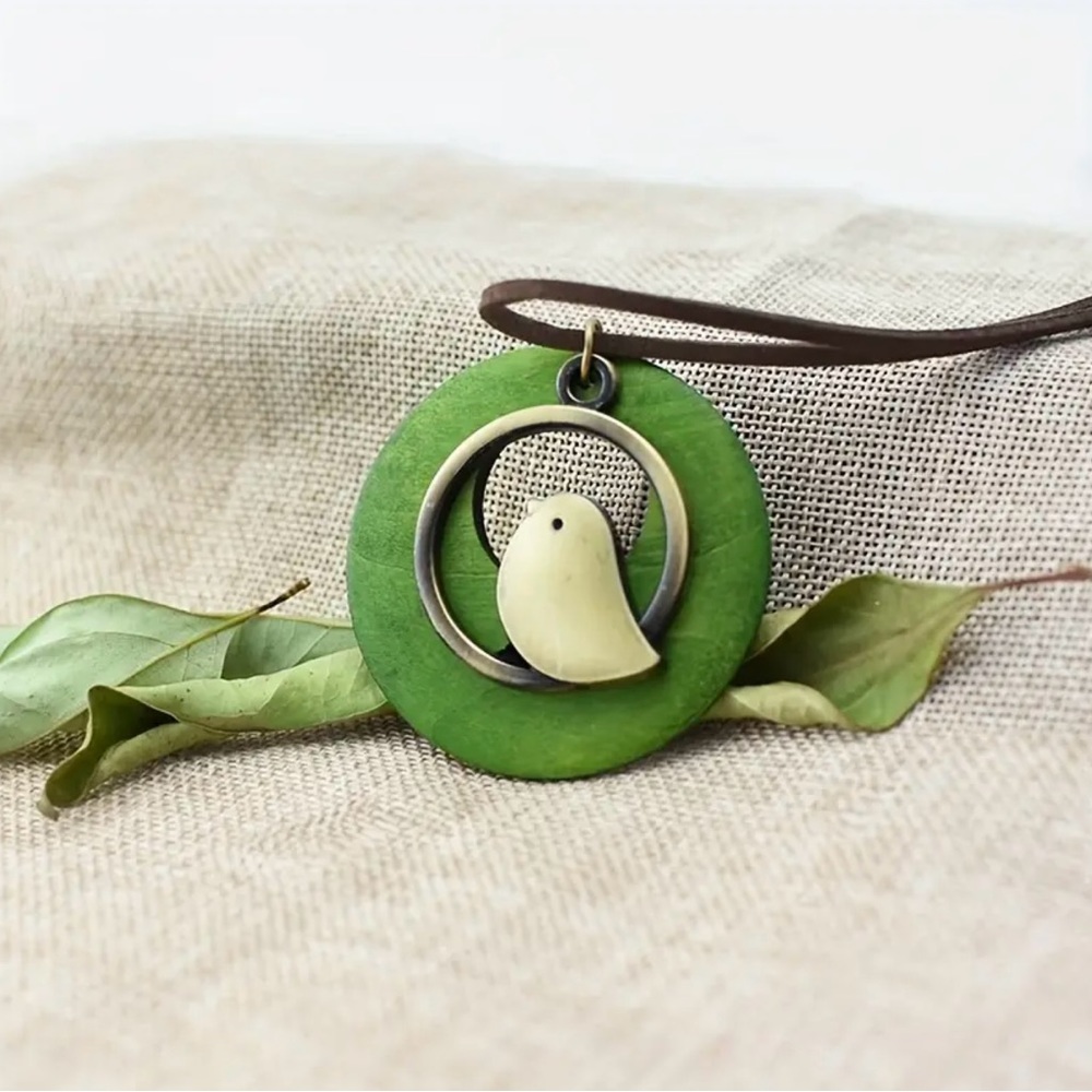 Vintage Style Wooden Bird Faux Leather Necklace *Faux Fashion Accessories